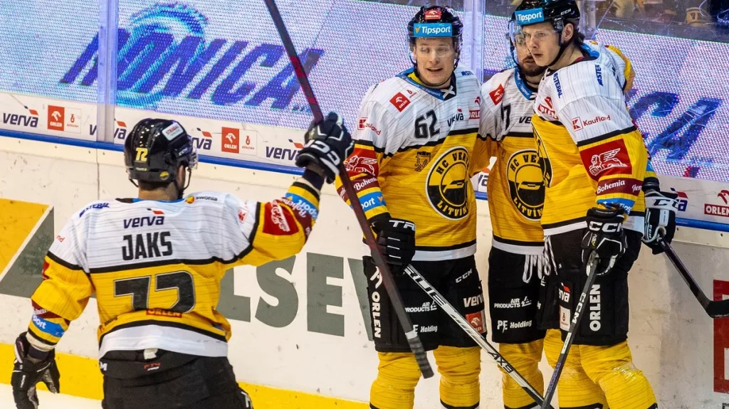 Radost litvínovských hráčů po gólu