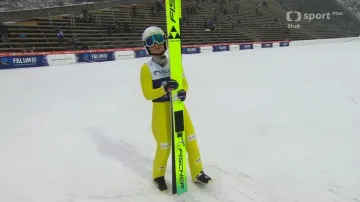 Skoky Kláry Ulrichové na velkém můstku ve Falunu