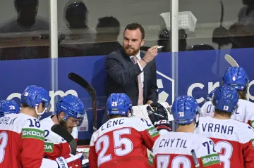 Filip Pešán udílí pokyny