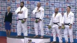 Lukáš Krpálek přebírá bronz při medailovém ceremoniálu