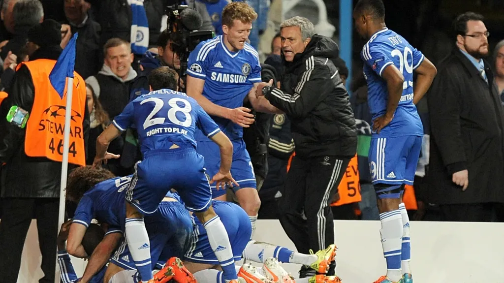 Mourinho se přidává k oslavám Chelsea