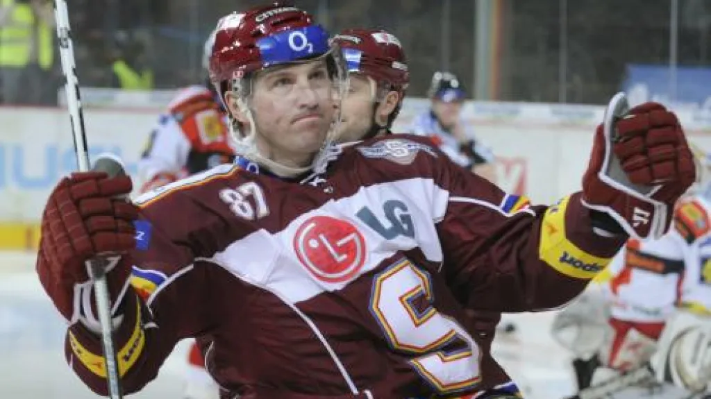 Petr Ton se raduje z gólu Sparty