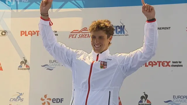 Krejčí veze z Paříže zlato