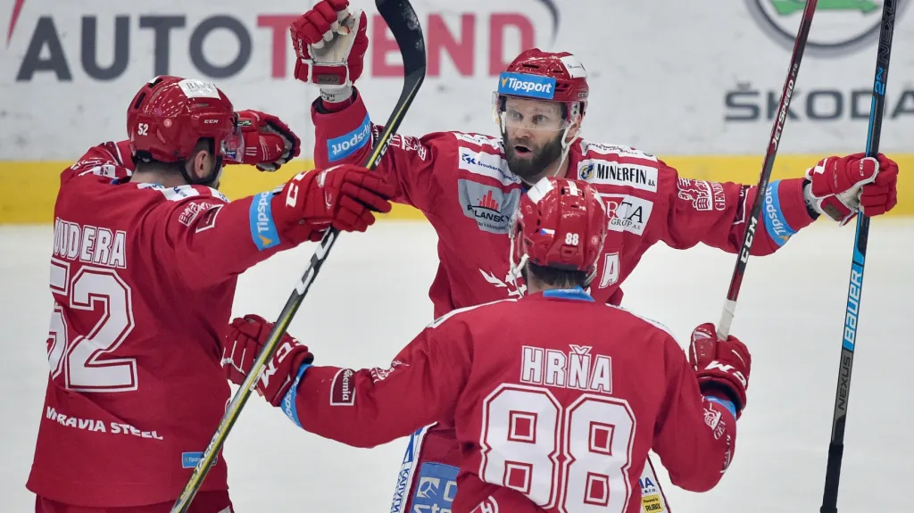 Radost třineckých hráčů ve finále extraligy proti Liberci