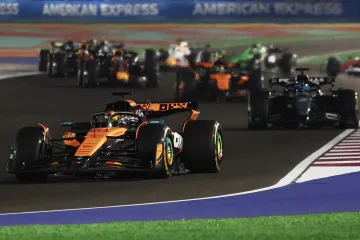 Oscar Piastri v čele sprintu F1 v Kataru
