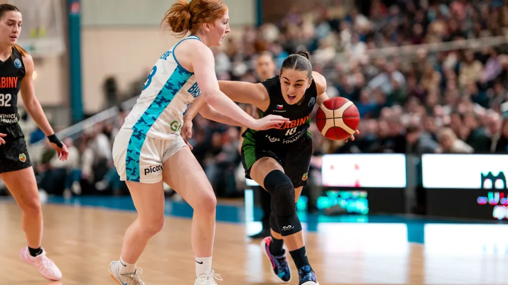 Basketbalistky Žabin v zápase proti Landes