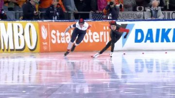 Jízda Nikoly Zdráhalové na 1500 metrů v Heerenveenu