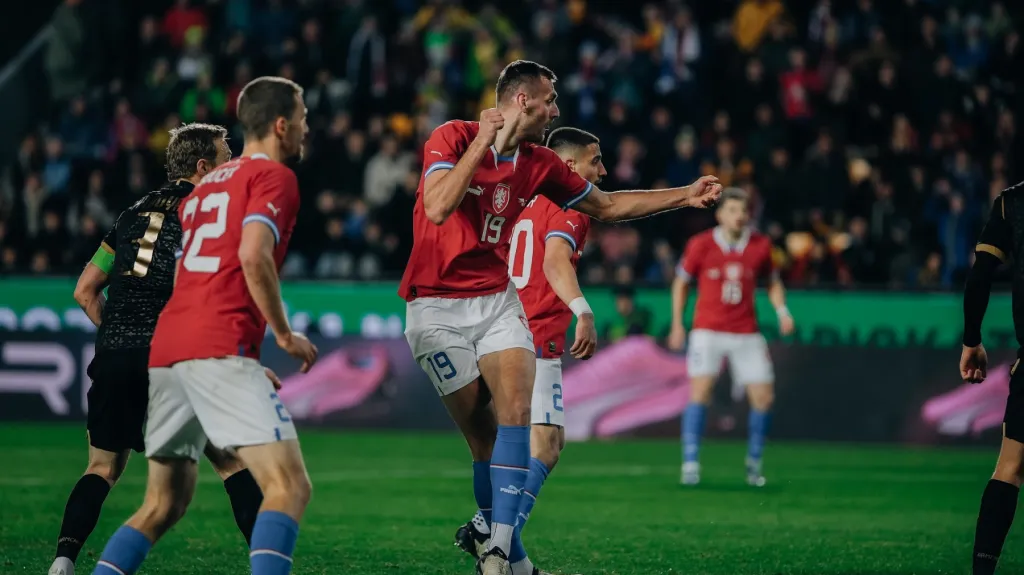 Tomáš Chorý skóruje proti Arménii