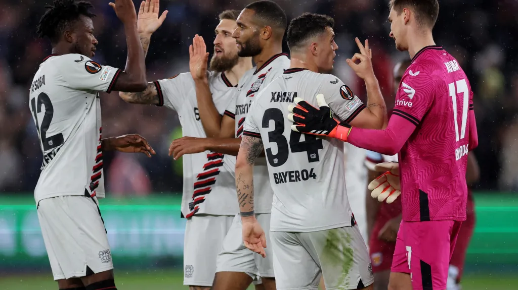Emoce fotbalistů Leverkusenu po postupu do semifinále EL