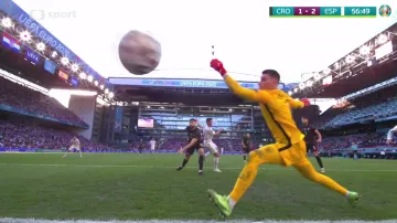 Gól v utkání Chorvatsko - Španělsko: Azpilicueta - 1:2 (57. min.)