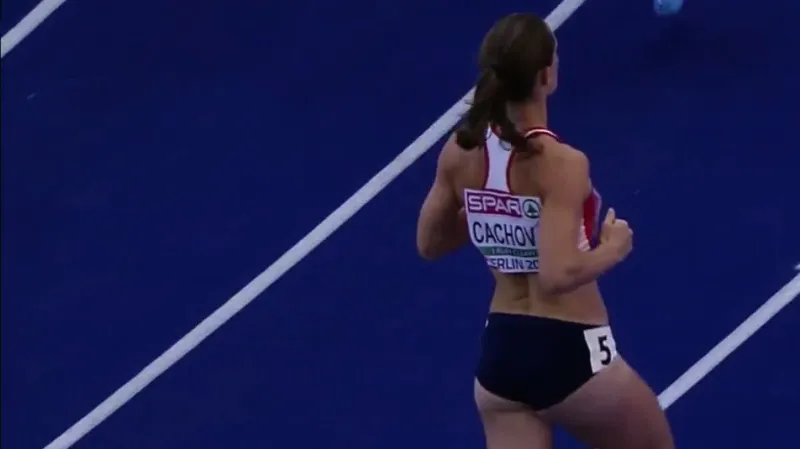 Rozběh Kateřiny Cachové na 100 m překážek