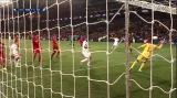 Šance v utkání Real Madrid - Sevilla: Rodríguezova prudká rána (68. min.)