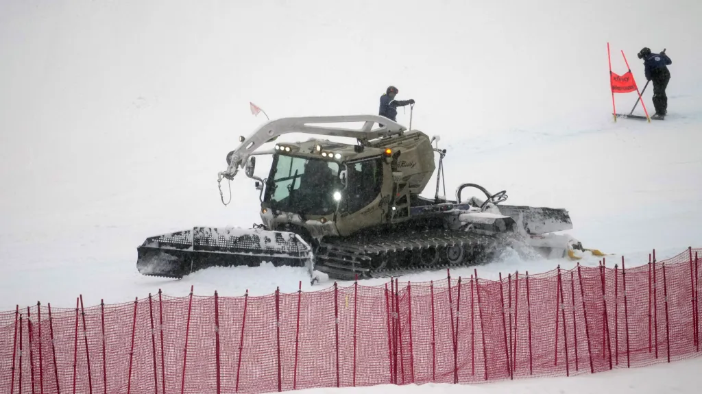 Úprava trati sjezdu v Beaver Creeku