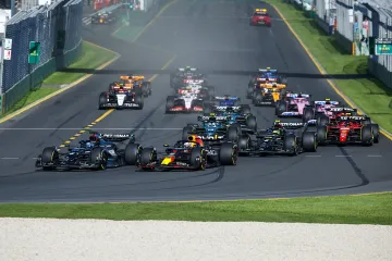Max Verstappen ve vedení VC v australském Melbourne