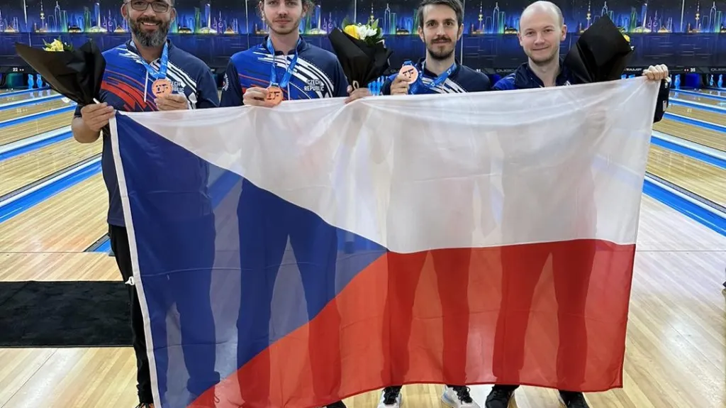 Čeští reprezentanti v bowlingu s bronzovými medailemi z MS