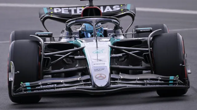 V Kanadě odstartuje z pole position Russell před Verstappenem