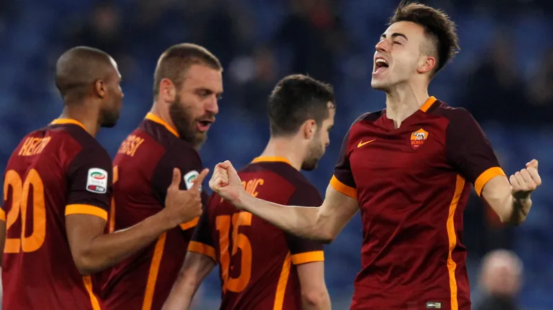 Radující se Stephan El Sharaawy (vpravo)