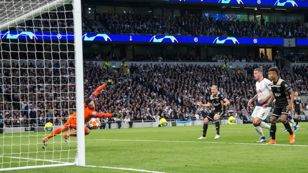 Gól Donnyho van de Beeka