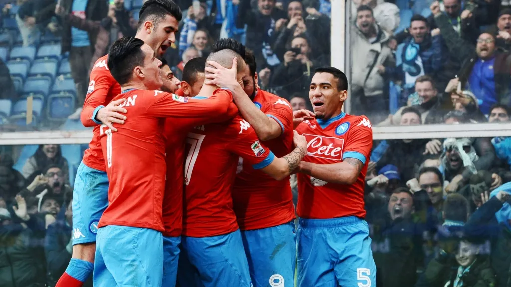 Slavící fotbalisté Neapole
