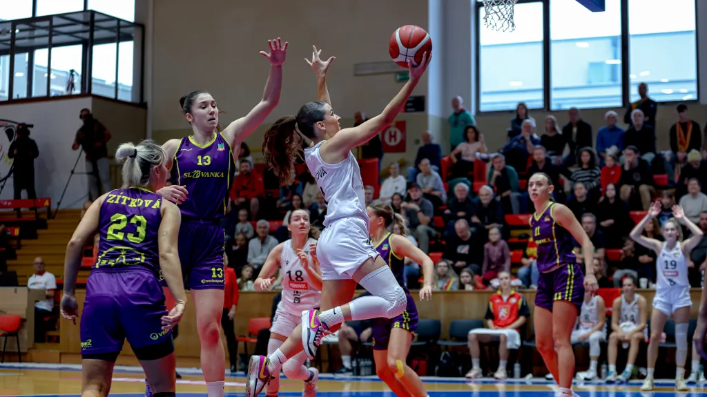 Basketbalistky Hradce Králové proti Slovance