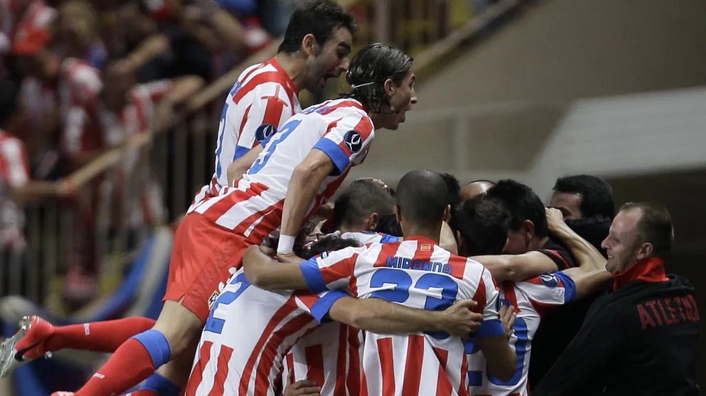 Slavící hráči Atlétika