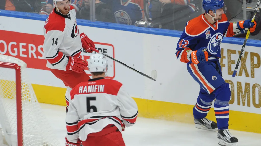 Jakub Nakládal (vlevo nahoře) v dresu Caroliny