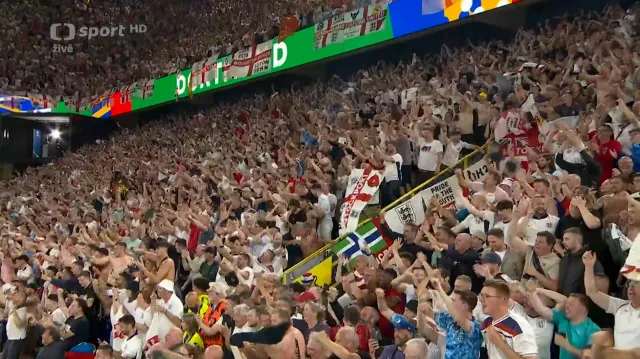 Fotbalová horečka v Anglii, hráčům gratuloval i král Karel III.