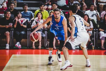 Tomáš Satoranský v přípravném utkání s Jižní Koreou