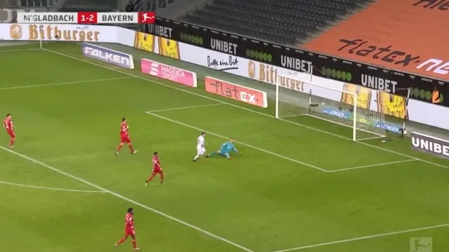 Bayern v Mönchengladbachu promarnil dvougólový náskok a prohrál