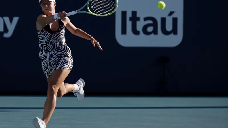 Krejčíková v Miami nestačila na Sabalenkovou