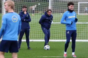 Trenér Thomas Frank na tréninku Tottenhamu