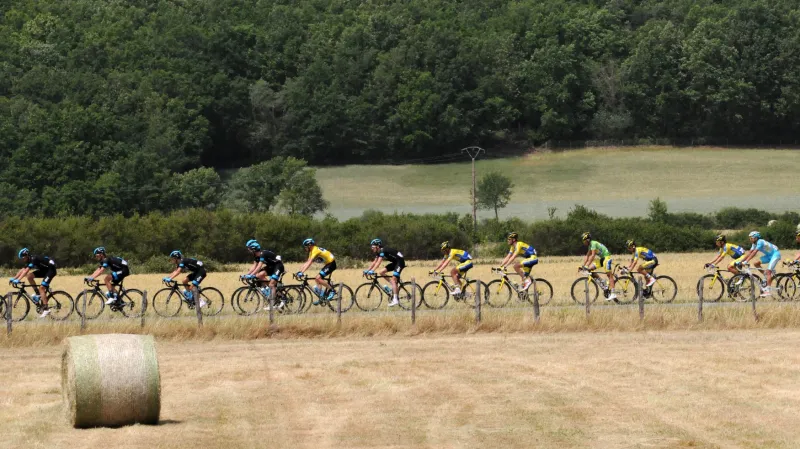 Peloton na Critériu du Dauphiné