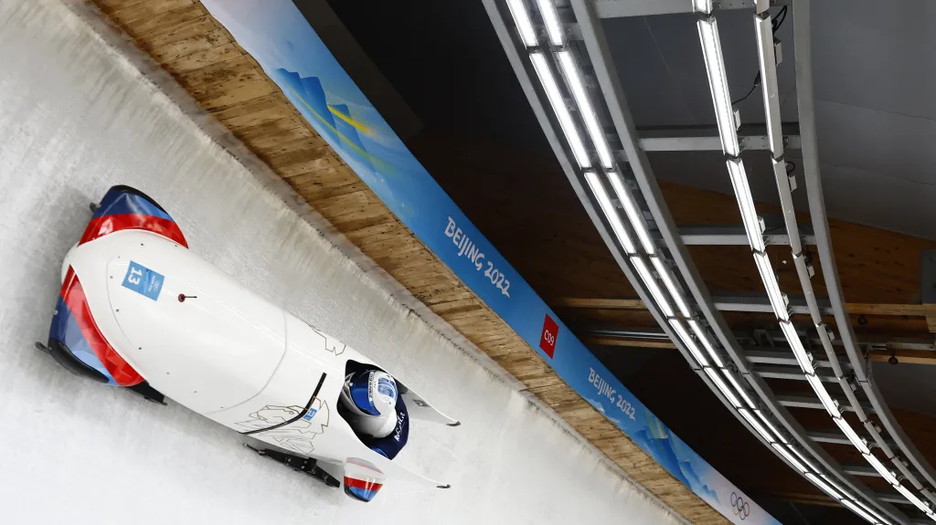 Český dvojbob s pilotem Dominikem Dvořákem