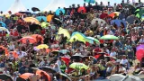 Na tribuny dorazilo za celý víkend o zhruba 50 tisíc fanoušků méně než v dříve obvyklý prázdninový termín