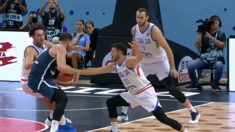 Závěr utkání Itálie – Slovinsko