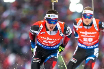 Michal Krčmář ve stíhačce, v závěsu Ondřej Moravec