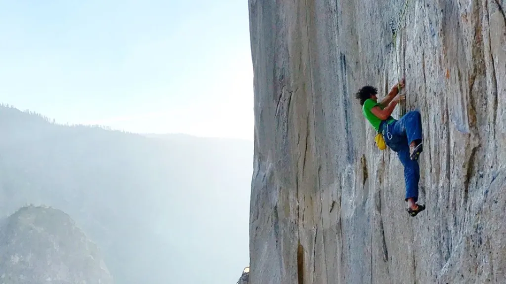 Adam Ondra během přelezu stěny Dawn Wall