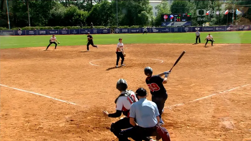 Vašíčkův odpal v páté směně stvrzující evropský titul českých softbalistů