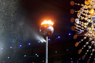 Olympijský oheň hasí tropický déšť