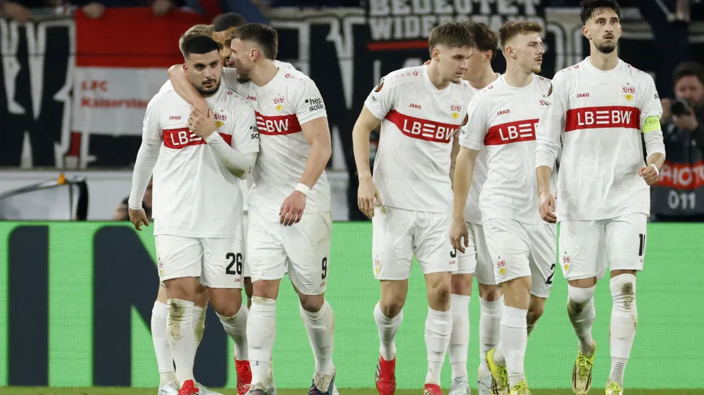 Fotbalisté Stuttgartu slaví