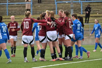 Radost fotbalistek Sparty v utkání se Slovanem