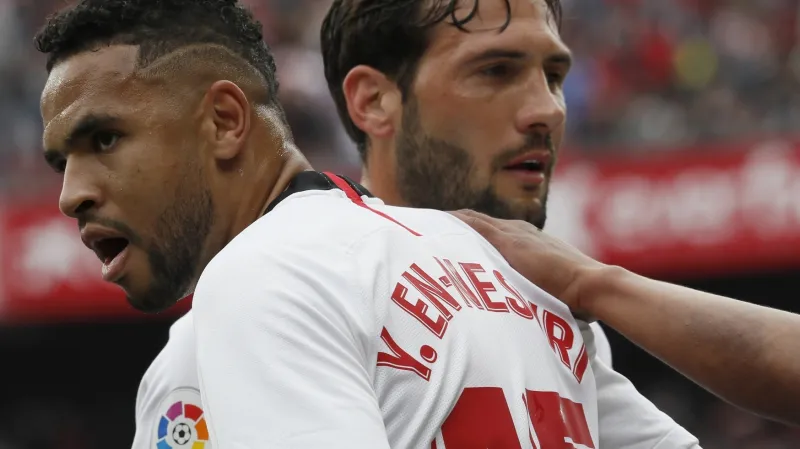 Útočník Sevilly Júsuf Nesjrí slaví gól