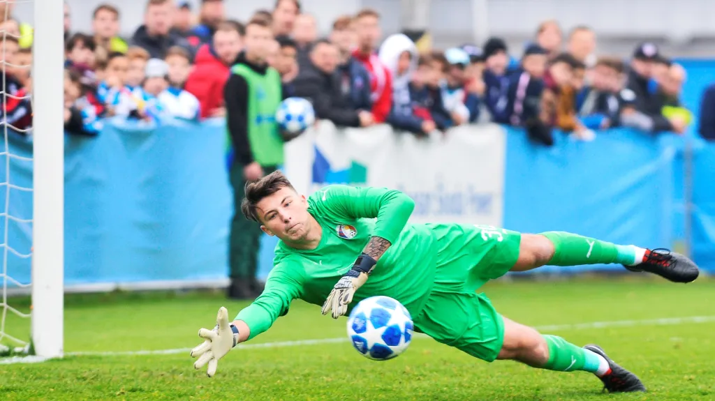 Brankář plzeňské devatenáctky Richard Mařík