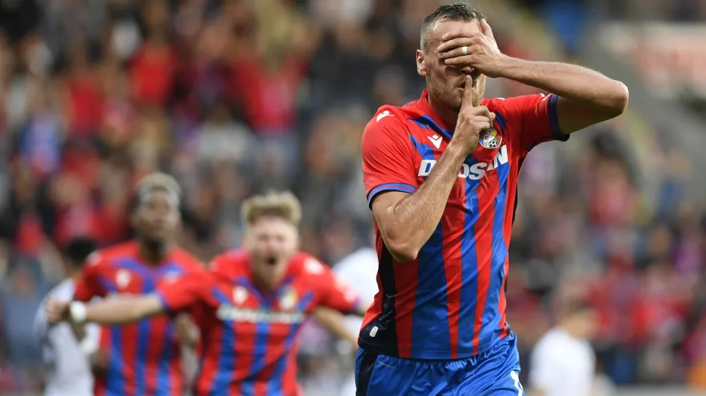 Tomáš Chorý se raduje z gólu do sítě Tobolu Kostanaj