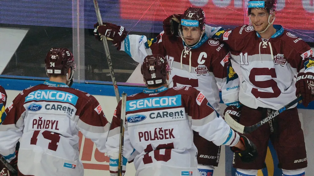 Slavící hokejisté Sparty