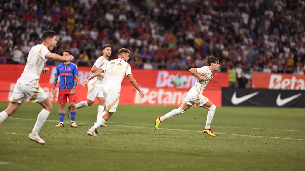 Veljko Birmančevič slaví gól v Bukurešti