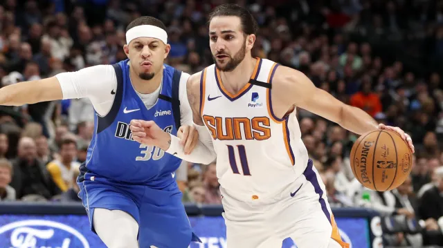 Booker s Aytonem dotáhli Phoenix k cenné výhře v Dallasu