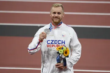 Jakub Vadlejch se stříbrnou olympijskou medailí