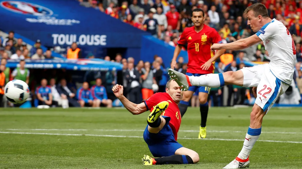 Vladimír Darida v šanci proti Španělsku