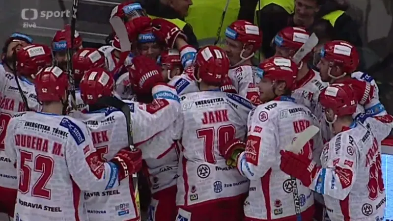 Gól v utkání Třinec - Chomutov: Cienciala - 3:2 (89.- min.)